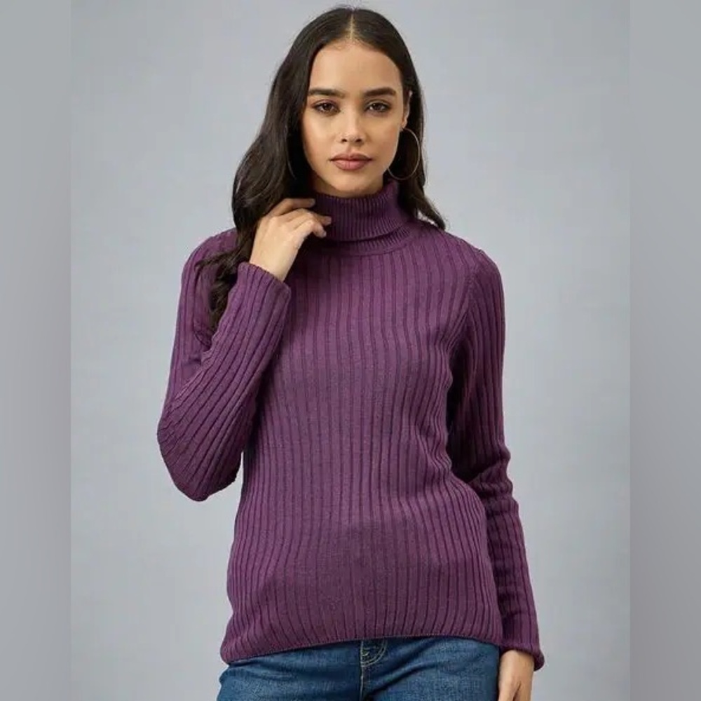 WOMENS LARGE ATHLETA COWL NECK FORM FITTING SWEATER
